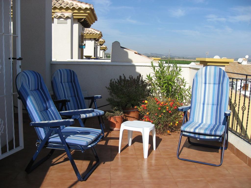 2 Bedroom Cozy Apartment In Torrevieja Exterior photo